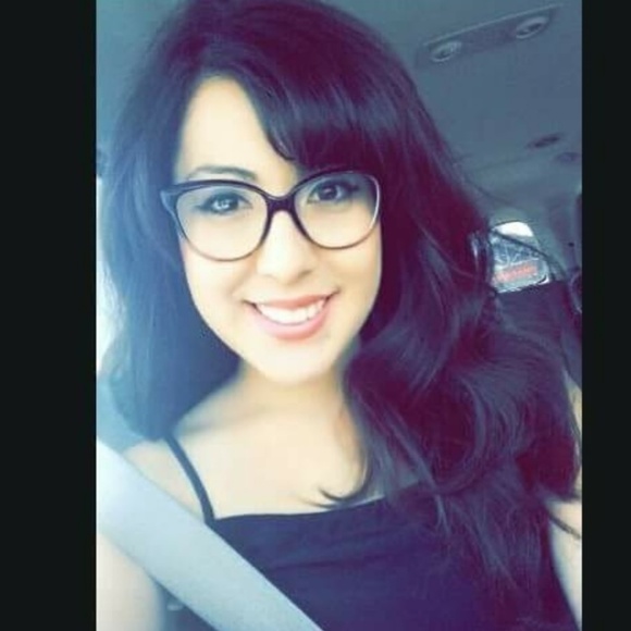 Meet your Posher, Jacquelyn - Picture 2 of 9